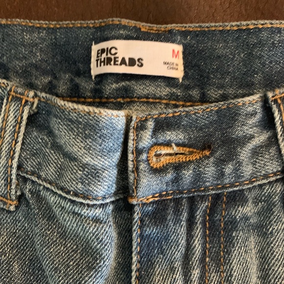 Men’s Ripped Shorts - Picture 3 of 4